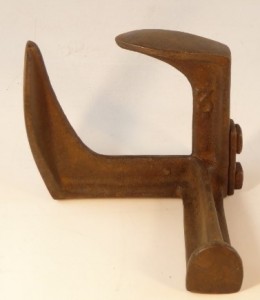 TREPIEDI E MARTELLI DA CALZOLAI Immagine 2