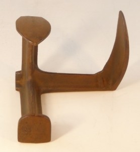 TREPIEDI E MARTELLI DA CALZOLAI Immagine 3