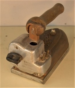FERRI DA STIRO ELETTRICI Immagine 8