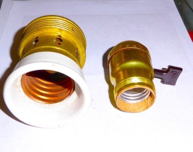 Porta lampade volanti in ottone Immagine 6