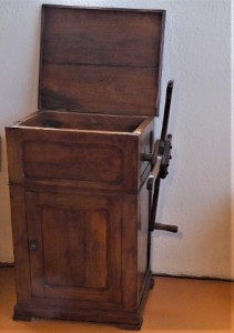 ATTREZZI PER BURRO, ZANGOLE, STAMPI Immagine 6