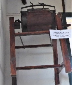 ATTREZZI PER BURRO, ZANGOLE, STAMPI Immagine 9