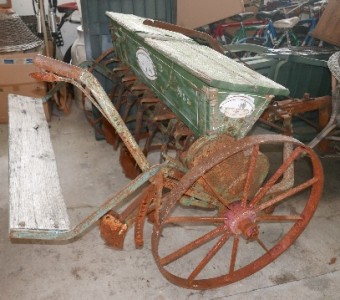 ATTREZZI AGRICOLI A TRAINO ANIMALE, FALCIATRICI, ... Immagine 5