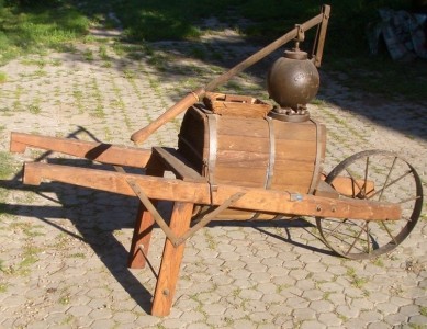 ATTREZZI PER ANTIPARASSITARI ALLE VITI, MANTICI PER ZOLFO ... Immagine 12