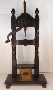 TAPPATRICI PER BOTTIGLIE CON STRUTTURA MISTA Immagine 4