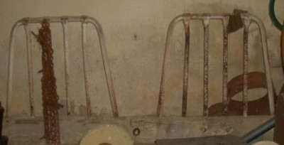ELEMENTI PER STALLE A POSTA FISSA, RASTRELLIERE, TABELLE E ... Immagine 6